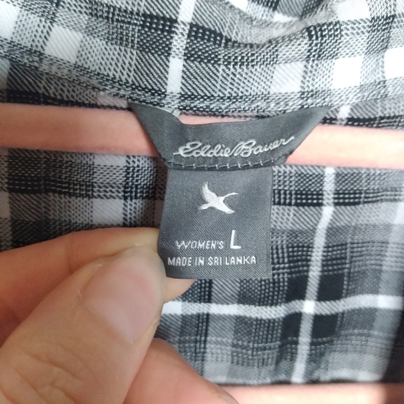 Eddie Bauer Gray White and Black Plaid Long Sleeve Flannel Button Up Shirt Large - Picture 7 of 8